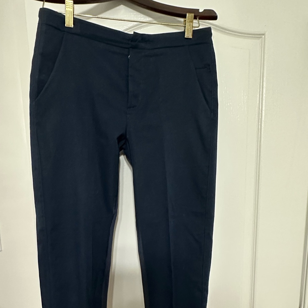 Lululemon ankle length dress pant. Size 6. Navy blue